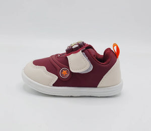 Deep burgundy kids' sneaker with beige side panel, bear charm strap, white sole